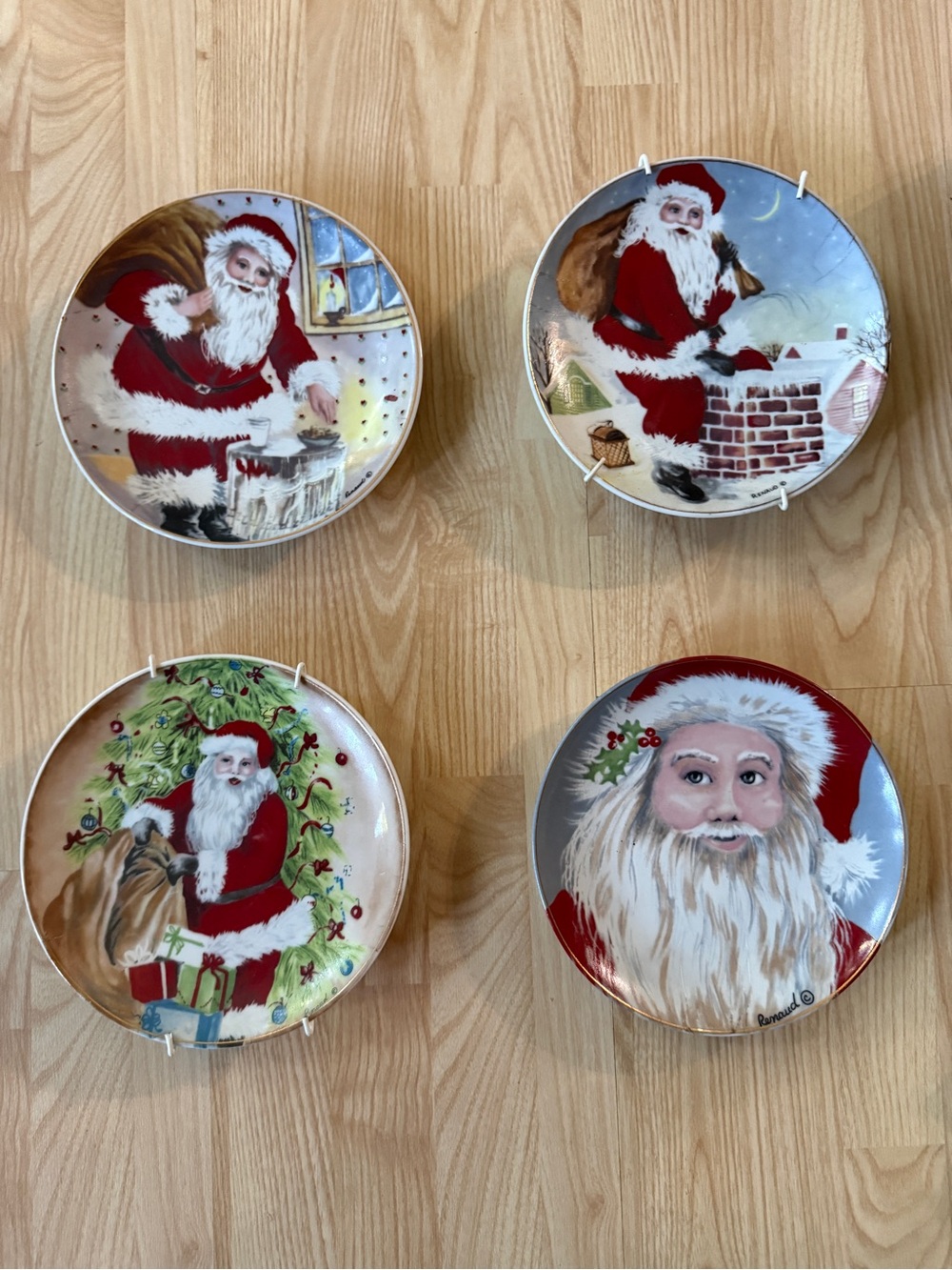 Classic Collection Studio Santa Clause Limited Edition Plates Lot of 4